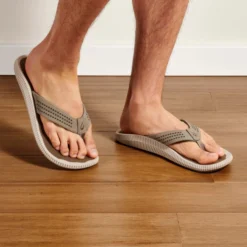 OLUKAI ULELE SANDALS (10435)